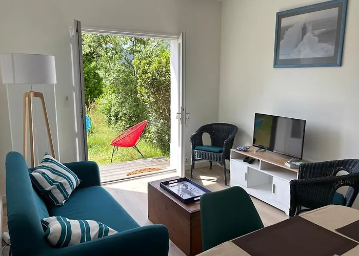 Jolie Maison Avec Jardin, A Quelques Pas De La * Mesquer