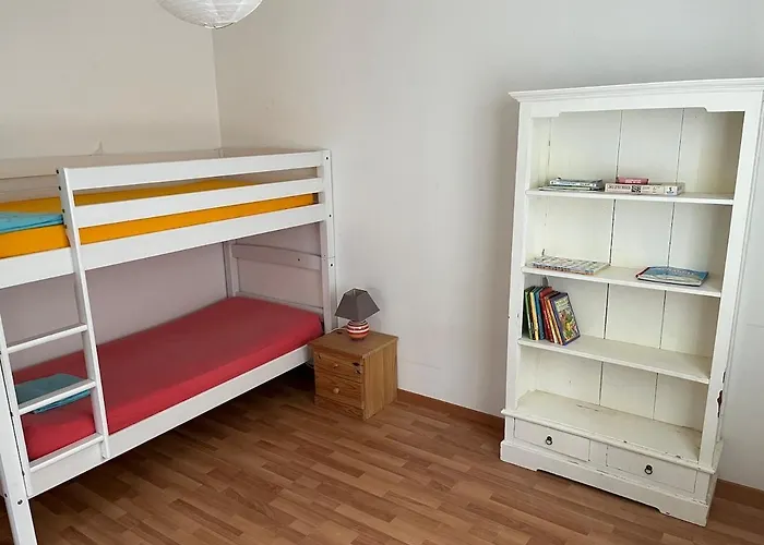 Jolie Maison Avec Jardin, A Quelques Pas De La *