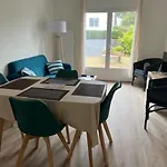 Jolie Maison Avec Jardin, à Quelques Pas De La *