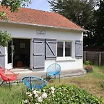 Jolie Maison Avec Jardin, à Quelques Pas De La *