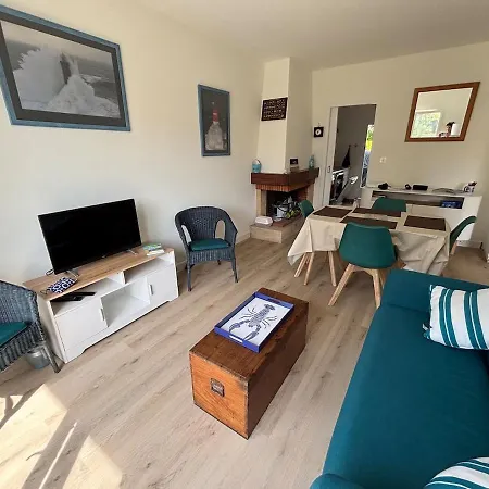 Jolie Maison Avec Jardin, A Quelques Pas De La * Mesquer