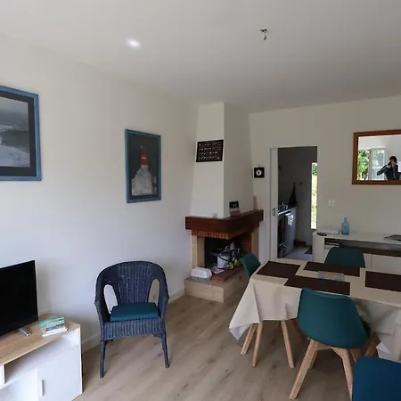 Jolie Maison Avec Jardin, à Quelques Pas De La Hébergement de vacances Mesquer