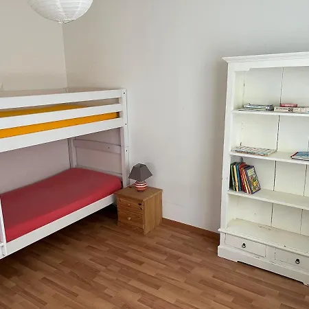 Jolie Maison Avec Jardin, A Quelques Pas De La *