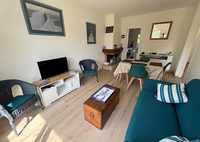 Jolie Maison Avec Jardin, A Quelques Pas De La * Mesquer