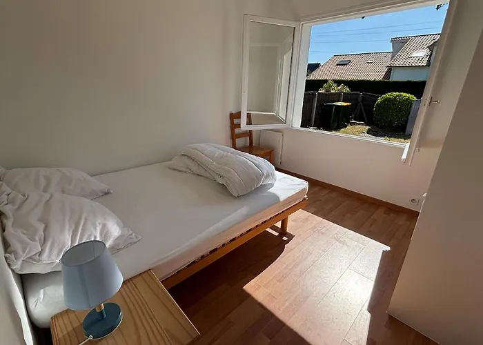 Jolie Maison Avec Jardin, A Quelques Pas De La בית נופש